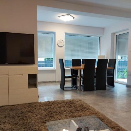 Apartament Z Duzym Tarasem Apartment ชวีโนวิชแจ ภายนอก รูปภาพ