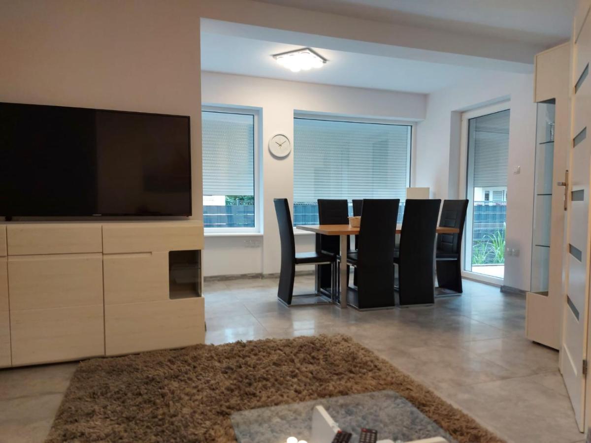 Apartament Z Duzym Tarasem Apartment ชวีโนวิชแจ ภายนอก รูปภาพ