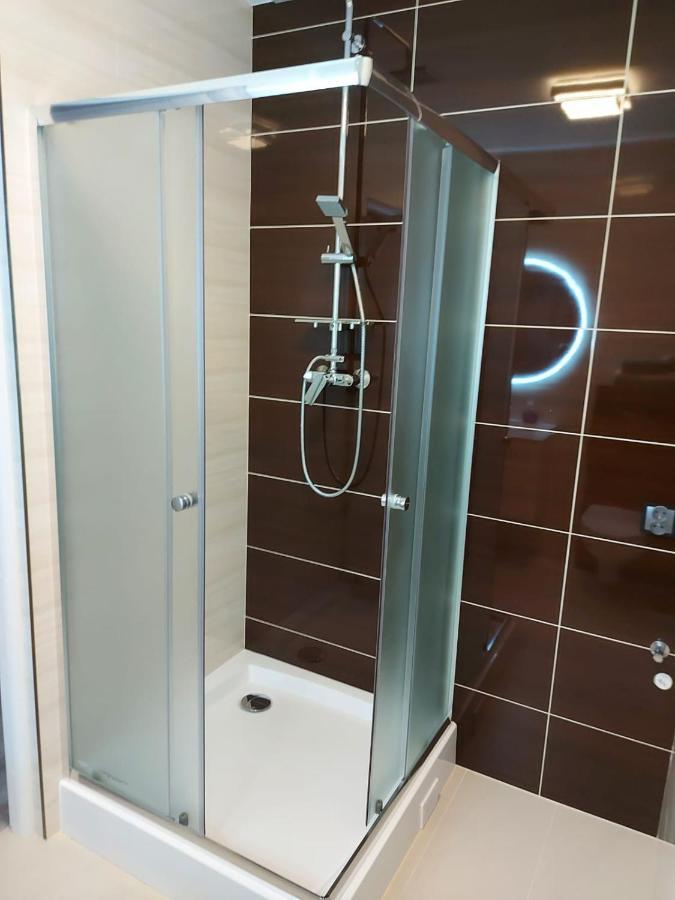 Apartament Z Duzym Tarasem Apartment ชวีโนวิชแจ ภายนอก รูปภาพ