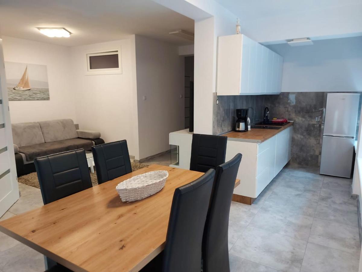 Apartament Z Duzym Tarasem Apartment ชวีโนวิชแจ ภายนอก รูปภาพ
