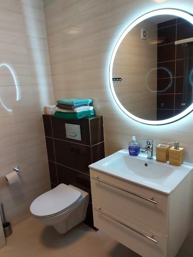 Apartament Z Duzym Tarasem Apartment ชวีโนวิชแจ ภายนอก รูปภาพ